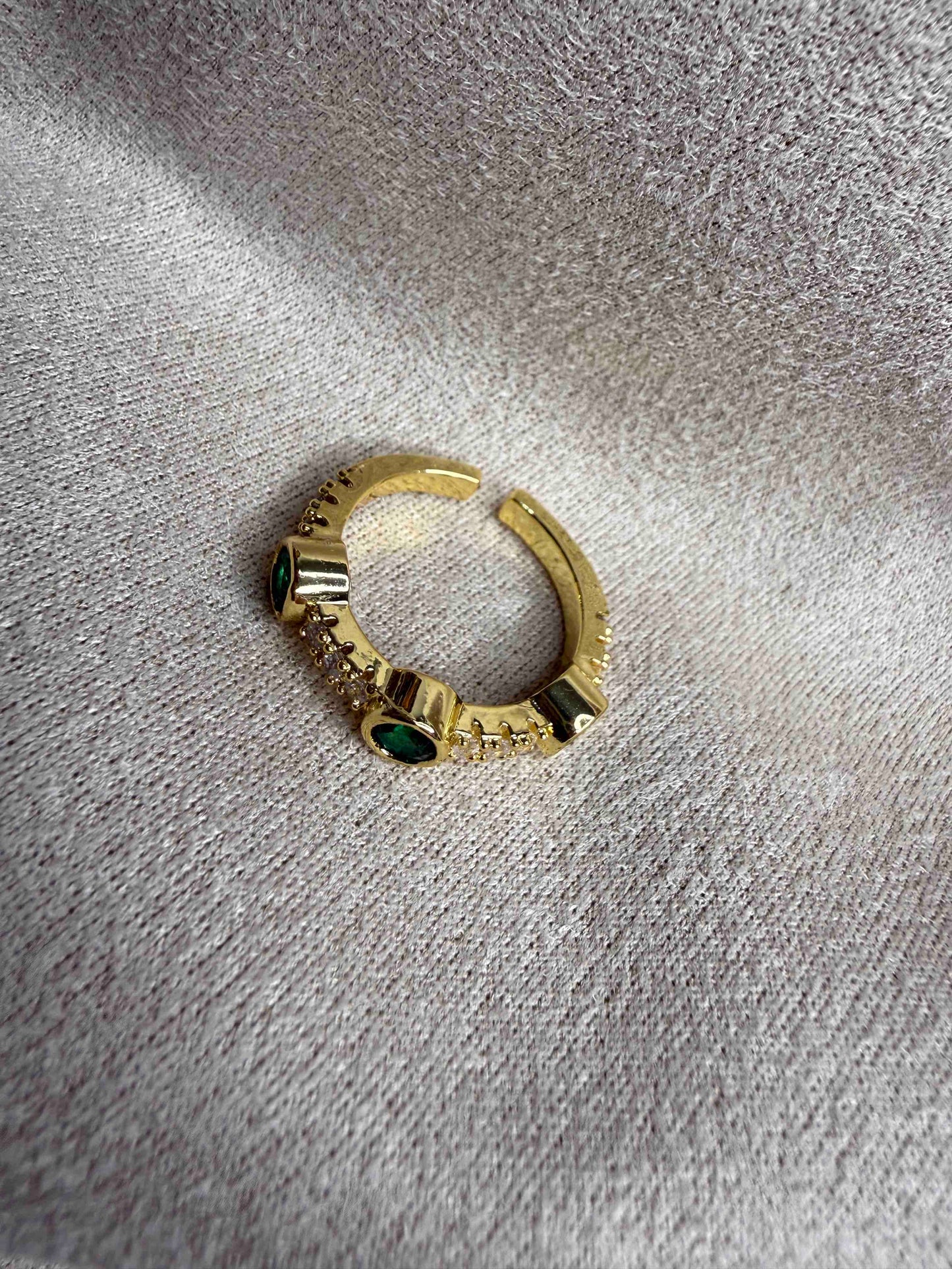 Emerald Glow Ring